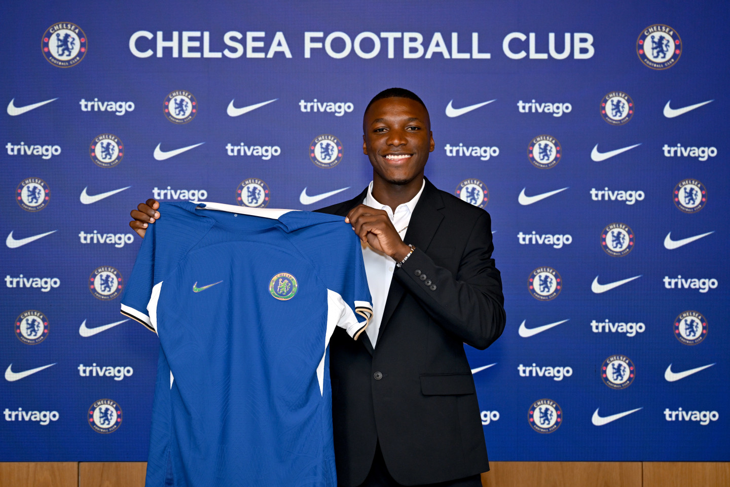 Latest signing shop for chelsea